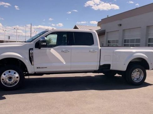 Used 2023 Ford F450 Platinum w/ FX4 Off-Road Package AWD/4WD image 6
