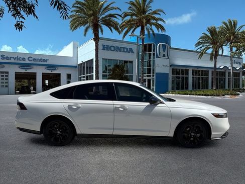 Certified 2025 Honda Accord SE image 9