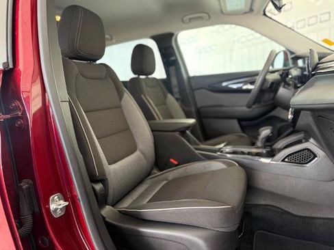Used 2025 Chevrolet TrailBlazer LT FWD image 5