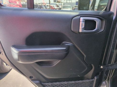 Used 2023 Jeep Wrangler Unlimited Rubicon AWD/4WD image 20