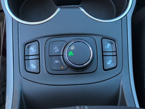 Used 2022 GMC Terrain SLT w/ LPO, Floor Liner Package image 17