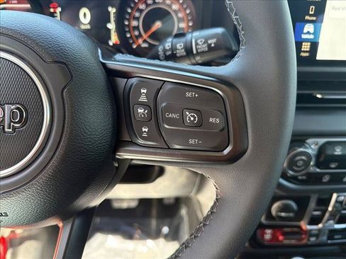 Used 2026 Jeep Wrangler Unlimited Rubicon AWD/4WD image 16