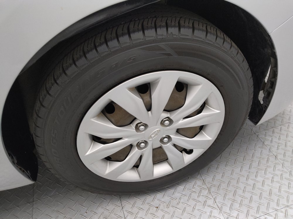 Used 2019 Hyundai Accent SE FWD image 31