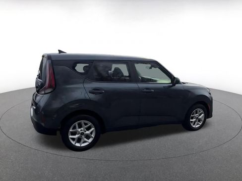 Used 2025 Kia Soul LX w/ LX Technology Package FWD image 15