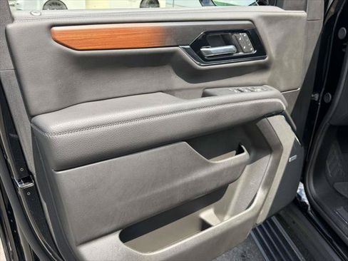 Used 2026 GMC Yukon XL Denali w/ Sun & Power Step Package AWD/4WD image 18