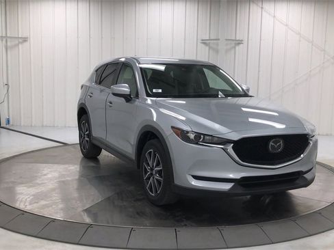 Used 2018 MAZDA CX-5 Touring image 2