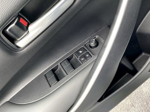 Certified 2025 Toyota Corolla SE image 10