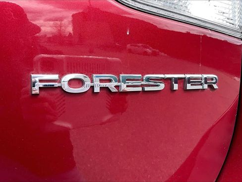 Used 2022 Subaru Forester Premium image 10