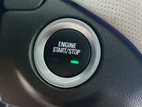 Used 2021 Chevrolet Equinox Premier image 21