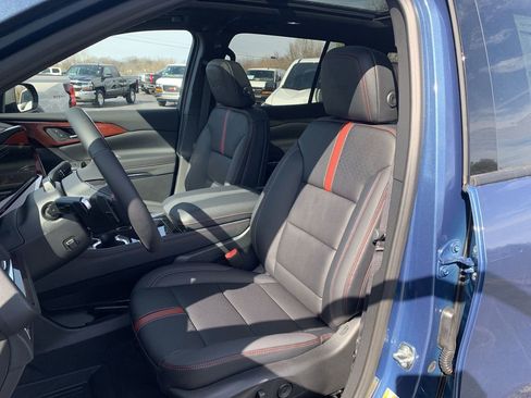 New 2026 Chevrolet Traverse RS w/ LPO, Floor Liner Package image 12