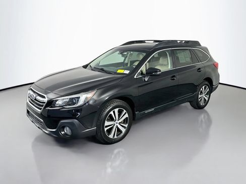 Used 2019 Subaru Outback 2.5i Limited AWD/4WD image 3