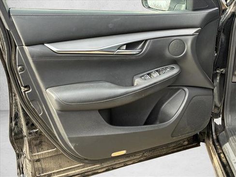 Used 2023 INFINITI QX55 Luxe w/ Cargo Package image 11