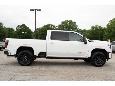 New 2026 GMC Sierra 2500 AT4 w/ AT4 Premium Plus Package AWD/4WD image 9