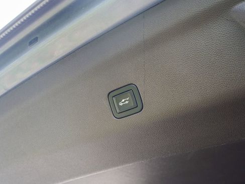 Used 2021 Chevrolet Tahoe Z71 w/ Rear Media and Nav Package image 12