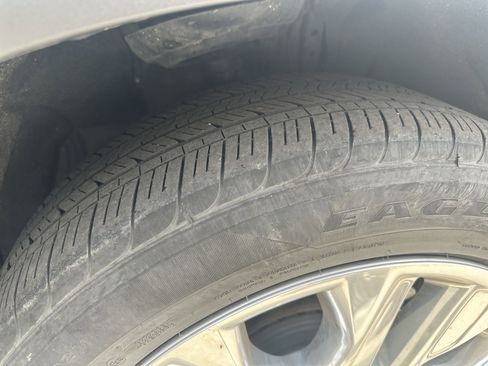 Used 2024 Toyota Highlander Limited image 13