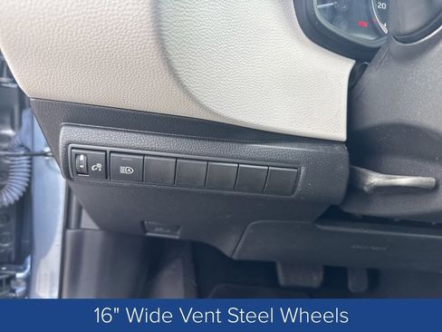 Used 2020 Toyota Corolla LE image 12