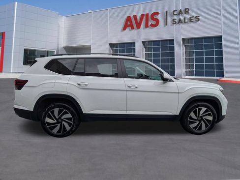 Used 2025 Volkswagen Atlas SE AWD/4WD image 5