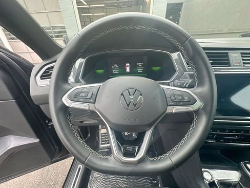 Used 2023 Volkswagen Tiguan SE R-Line AWD/4WD image 16