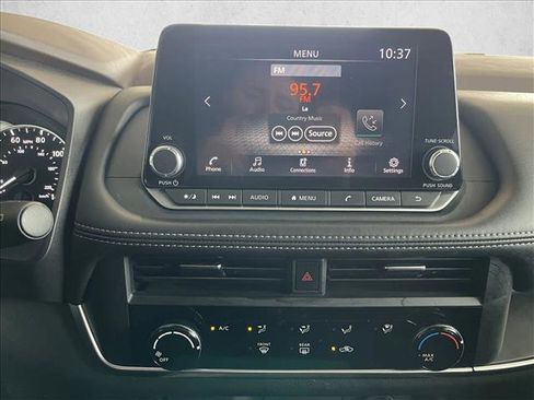 Used 2023 Nissan Rogue S image 12