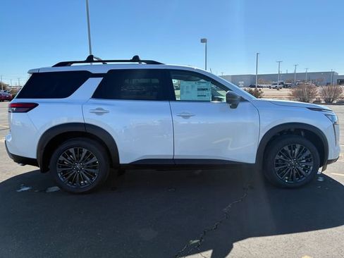 New 2026 Nissan Pathfinder SL w/ SL Premium Package FWD image 7
