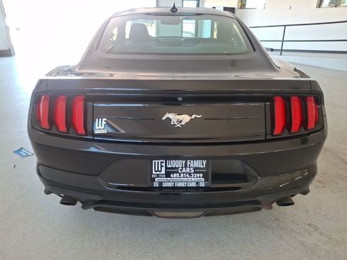 Used 2022 Ford Mustang Coupe RWD image 6