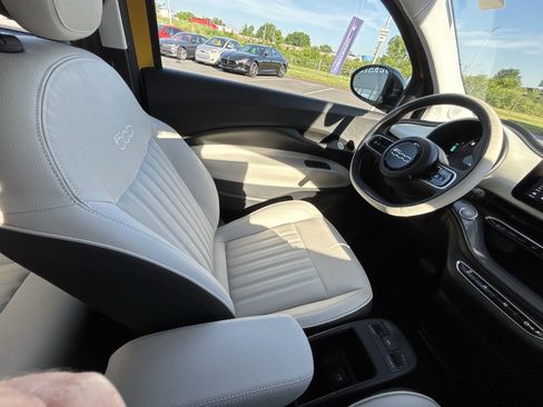 New 2026 FIAT 500 e Icona w/ Quick Order Package 21R FWD image 19