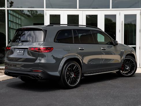 Used 2025 Mercedes-Benz GLS 63 AMG 4MATIC image 14