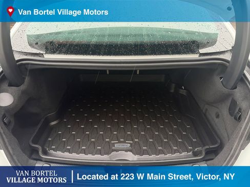 Used 2020 Jaguar XE S image 34