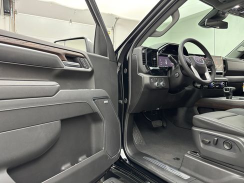 New 2026 GMC Sierra 1500 SLT w/ SLT Premium Package AWD/4WD image 18