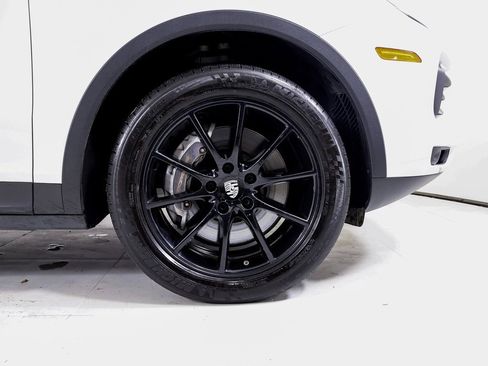 Certified 2022 Porsche Cayenne image 22