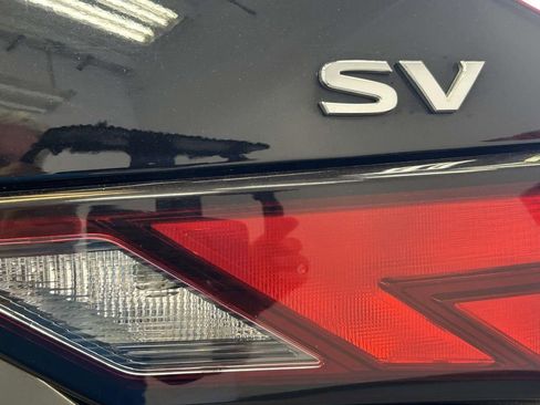 Used 2022 Nissan Sentra SV w/ SV Premium Package FWD image 11