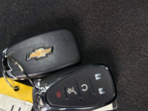 Used 2021 Chevrolet Equinox LT image 19