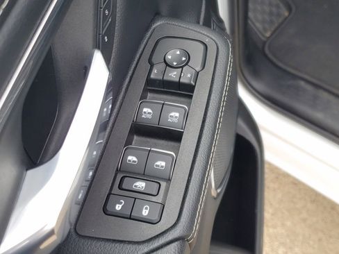Used 2026 RAM 1500 Laramie AWD/4WD image 19