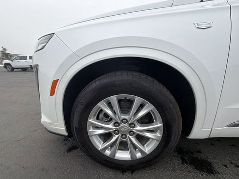 Used 2025 Cadillac XT6 Luxury image 34