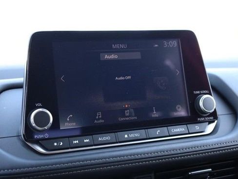 Certified 2025 Nissan Rogue SV AWD/4WD image 11