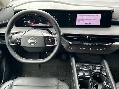 Used 2025 Nissan Murano SV AWD/4WD image 13