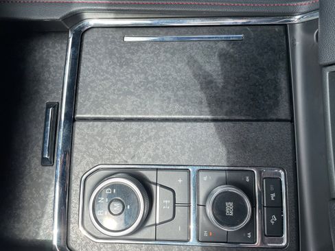 Used 2023 Ford Expedition Limited AWD/4WD image 27