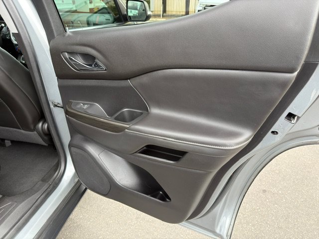 Used 2023 GMC Acadia SLT AWD/4WD image 13