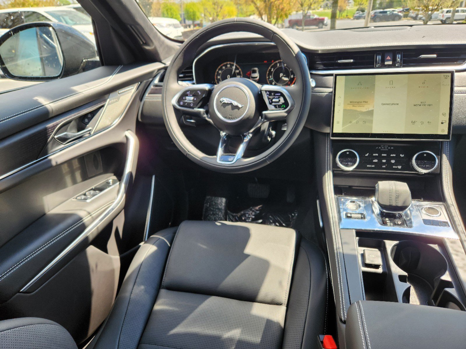 Used 2025 Jaguar F-PACE R-Dynamic S AWD/4WD image 15