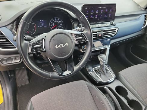 Used 2022 Kia Seltos S FWD image 9