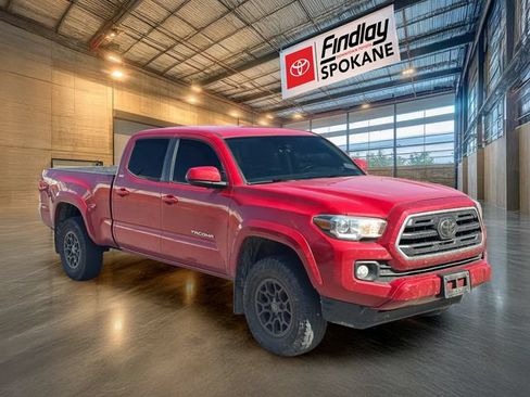 Used 2018 Toyota Tacoma SR5 AWD/4WD image 3