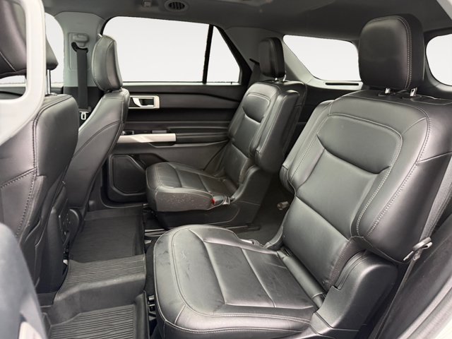 Used 2022 Ford Explorer XLT w/ Equipment Group 202A AWD/4WD image 12