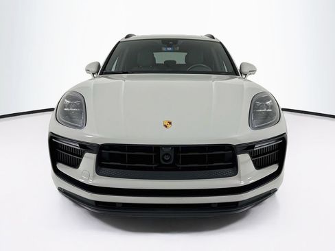Certified 2023 Porsche Macan S AWD/4WD image 6
