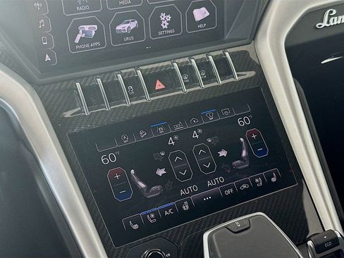 Used 2019 Lamborghini Urus image 18