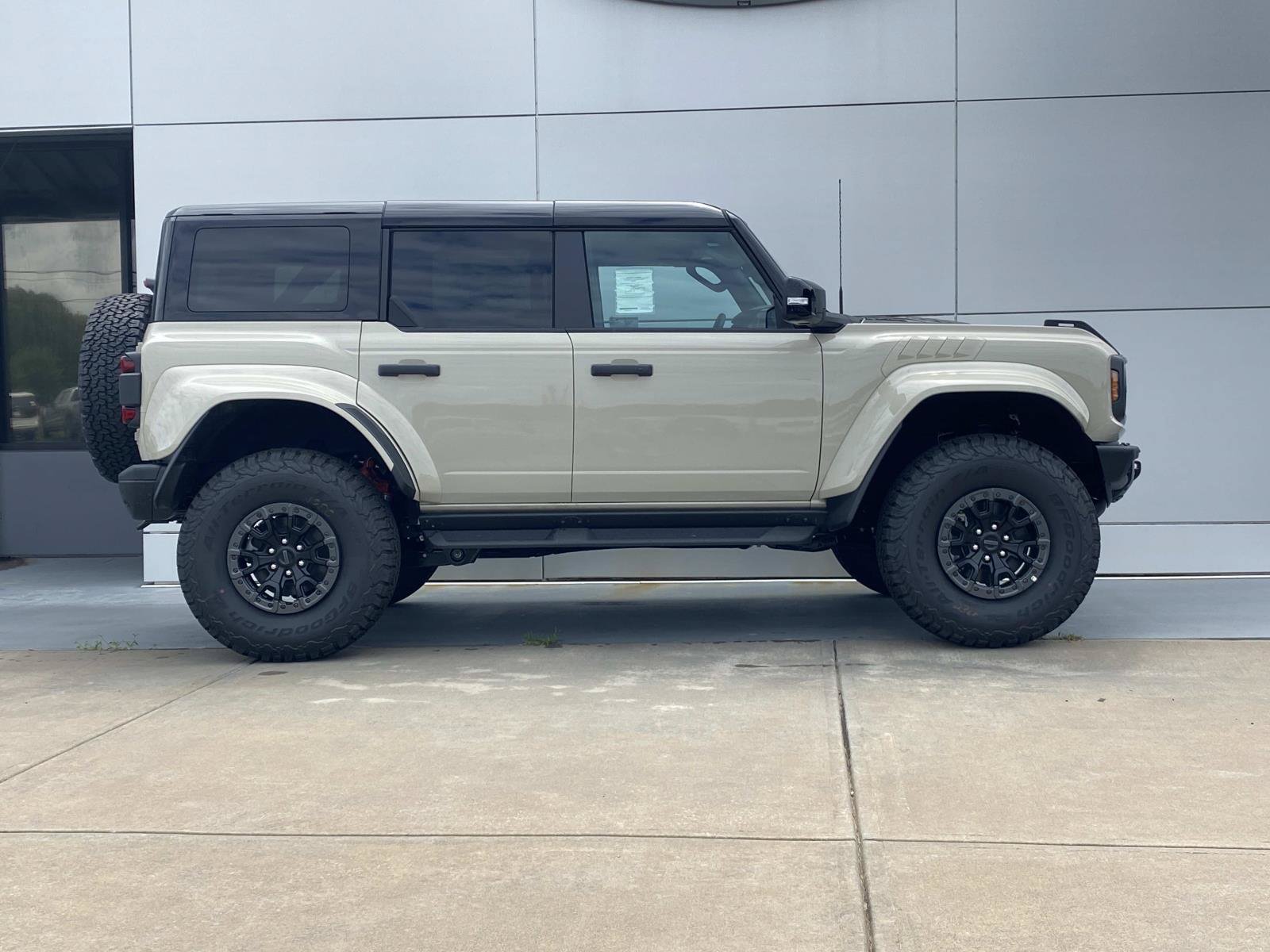 New 2026 Ford Bronco Raptor AWD/4WD image 3