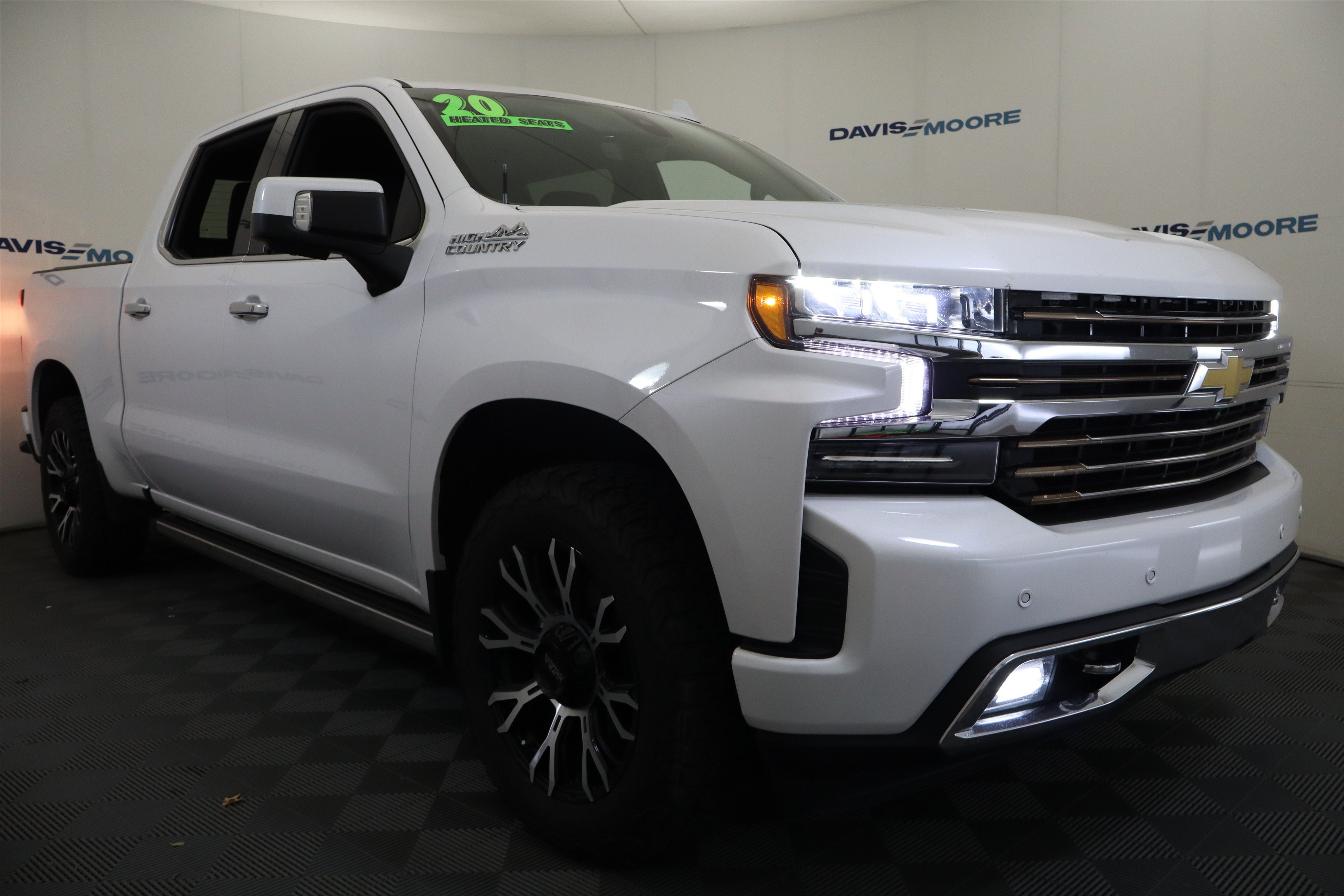 Used 2020 Chevrolet Silverado 1500 High Country w/ Technology Package AWD/4WD image 3