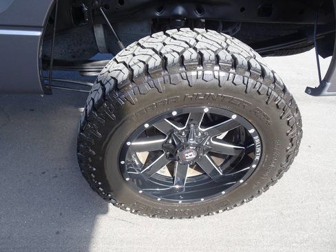 Used 2013 Ford F150 XLT w/ XLT Chrome Pkg image 11