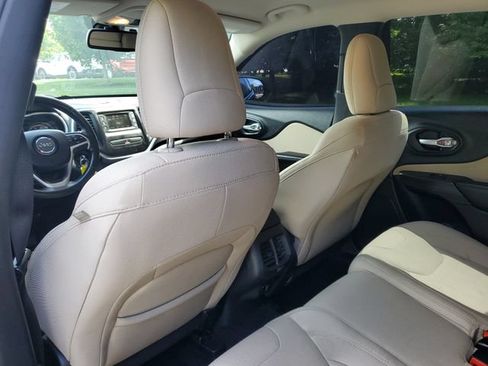 Used 2015 Jeep Cherokee Latitude AWD/4WD image 27