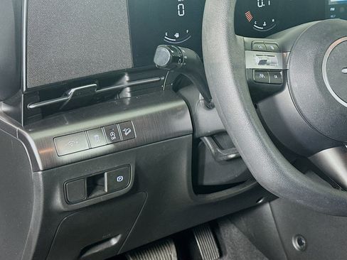 Used 2025 Hyundai Kona SE image 17