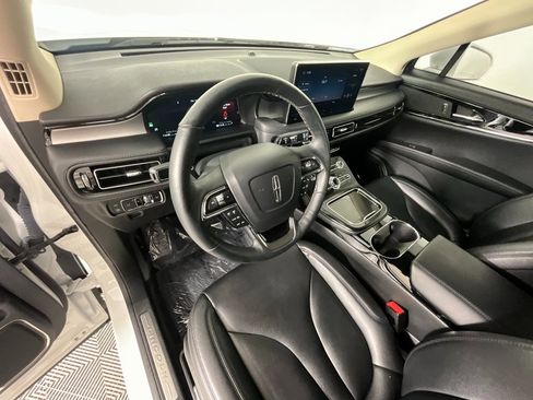 Used 2023 Lincoln Nautilus Standard image 16